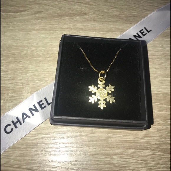 ❄️LAST ONE! Authentic Shiny CHANEL Snowflake Zipper-Pull❄️ - Picture 2 of 16